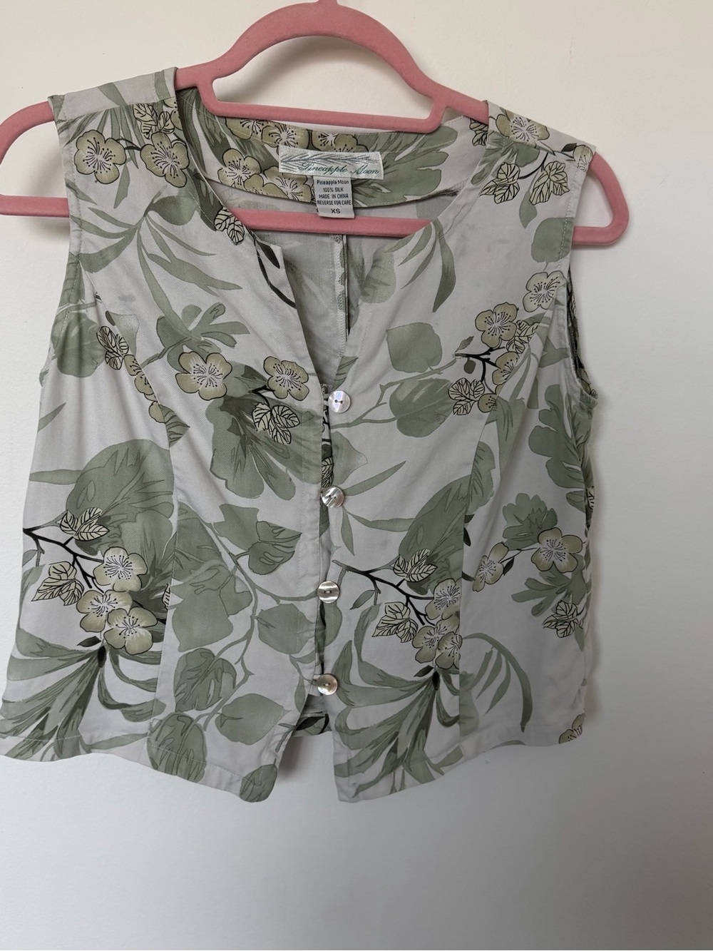 Pineapple Moon 100% Silk Floral Sleeveless Button-Up Top